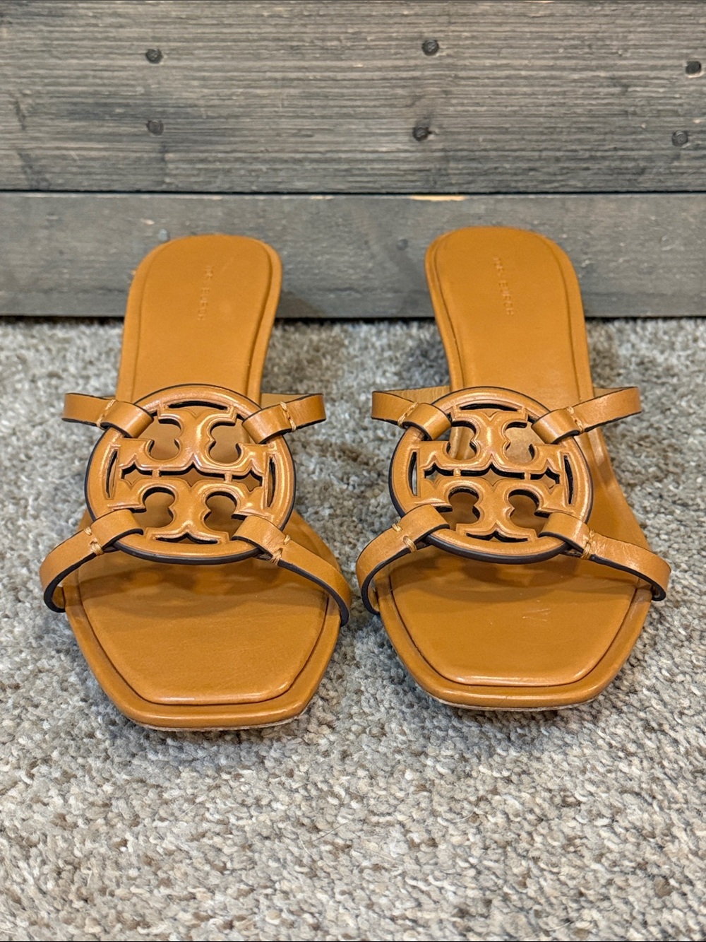 Tory Burch Miller Double Strap Leather Slide Sandals Gold Kitten Heel Tan SZ 11 - Picture 2 of 10
